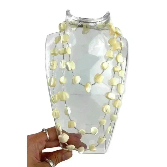 VTG Mother of Pearl Chunky Nugget Shell Beige Natural Seed Bead Necklace 44" - Picture 3 of 15